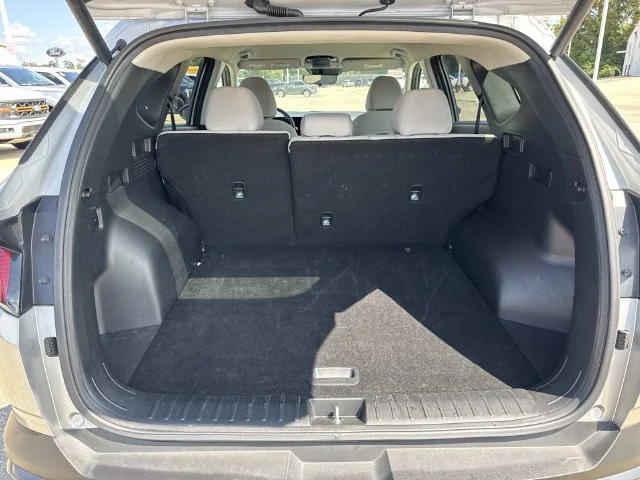 Used 2025 Silver Hyundai SEL image 25