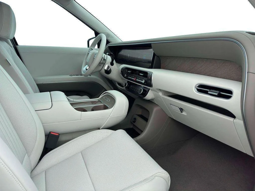 New 2026 Black Hyundai SEL Premium image 15