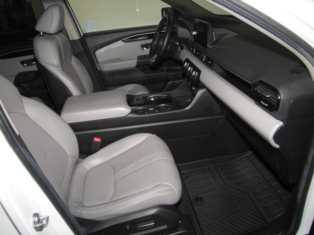 Certified Used 2025 Platinum White Pearl Honda EX-L image 19