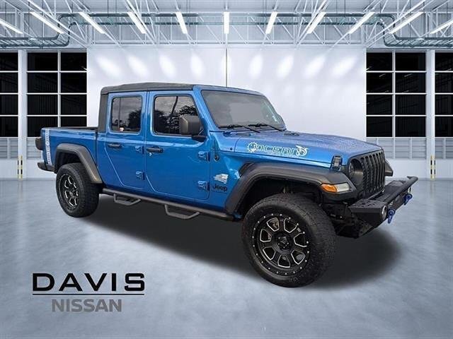 Used 2020 Hydro Blue Pearl Coat Jeep Sport image 1