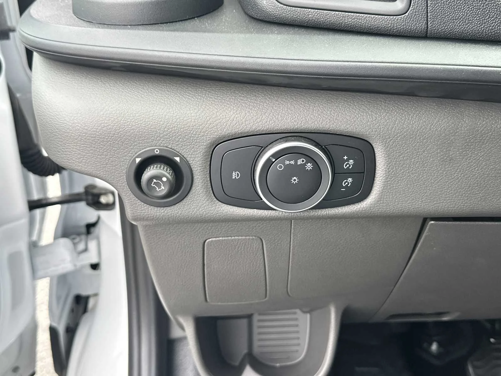 2024 Ford Transit Cutaway Base - Photo 21
