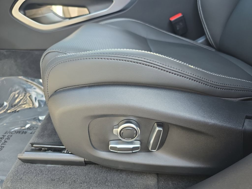 2026 Jaguar F-Pace R-Dynamic S - Photo 36