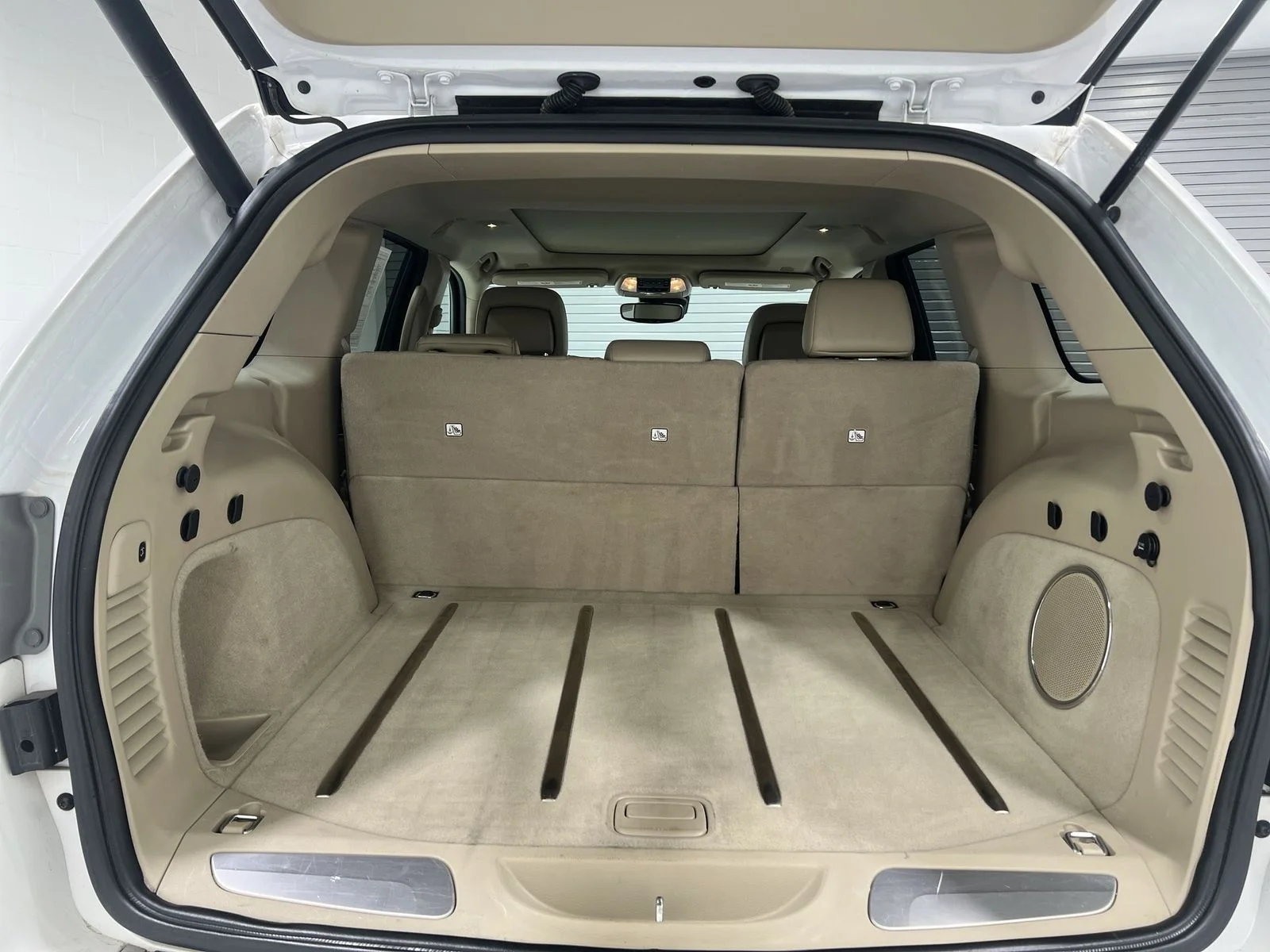 2017 Jeep Grand Cherokee Overland - Photo 23