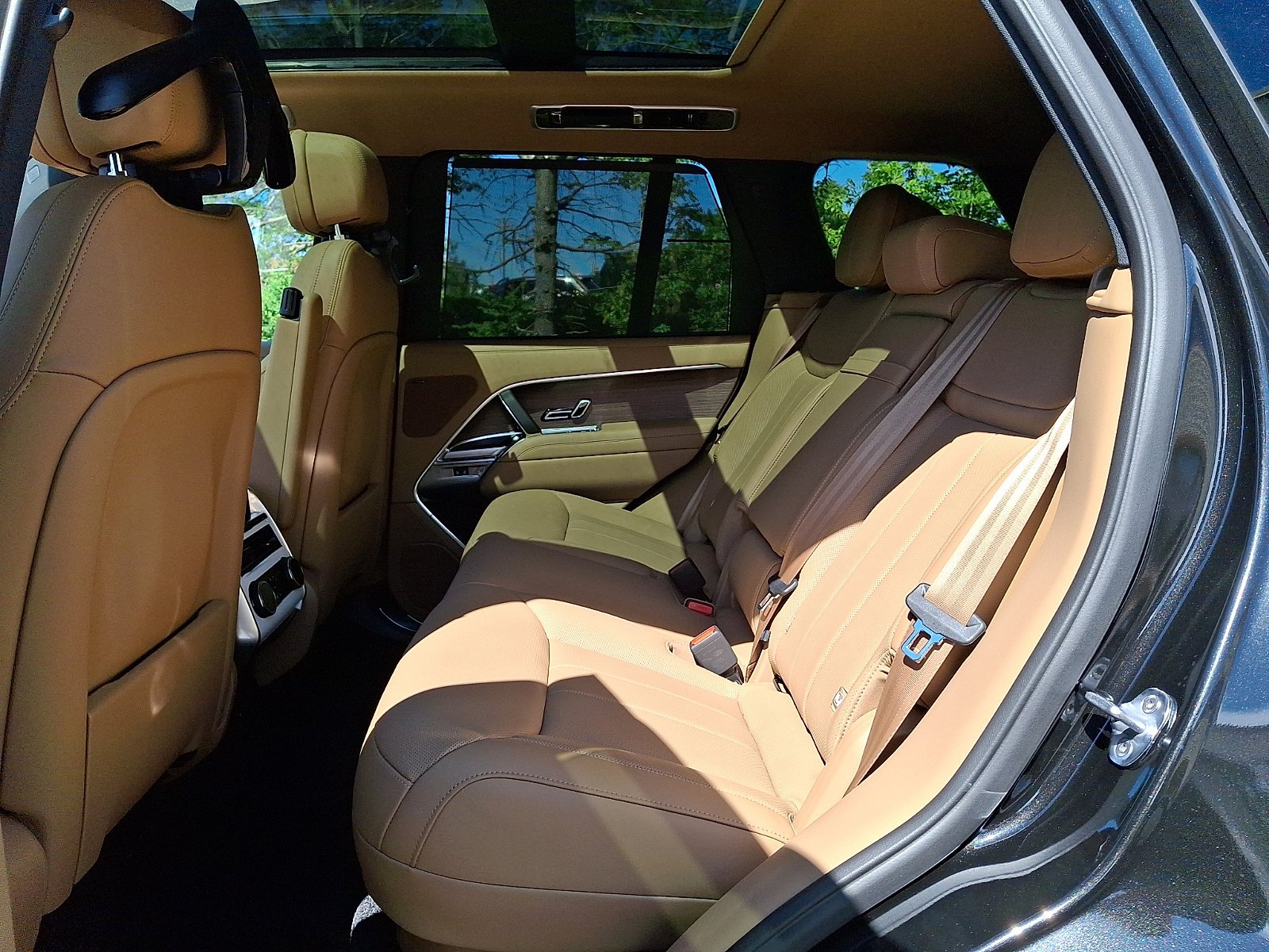 New 2027 Santorini Black Land Rover  image 7