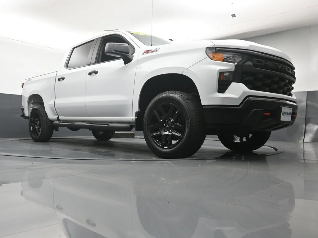 Used 2024 White Chevrolet Custom Trail Boss image 26