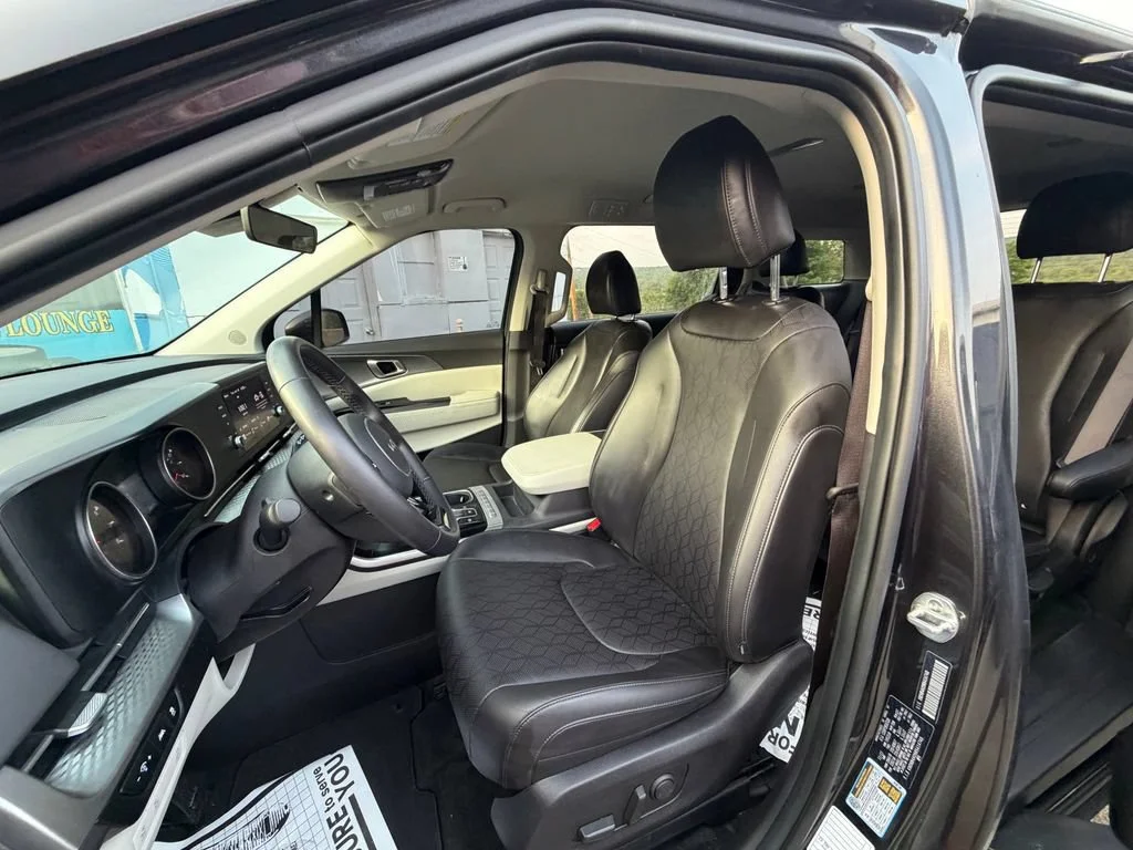 2024 Kia Carnival LX Seat Pkg - Photo 9