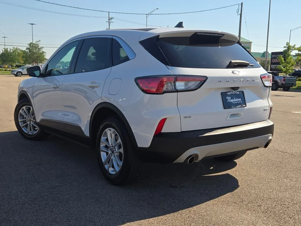 Used 2020 White Ford SE image 15