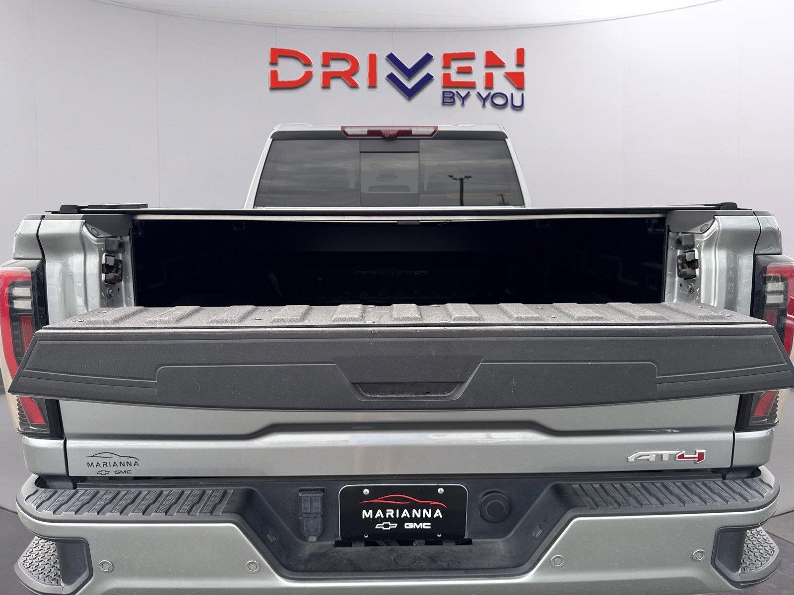 Used 2025 Sterling Metallic GMC AT4 image 34