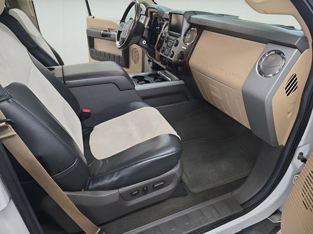 Used 2016 White Ford LARIAT image 30