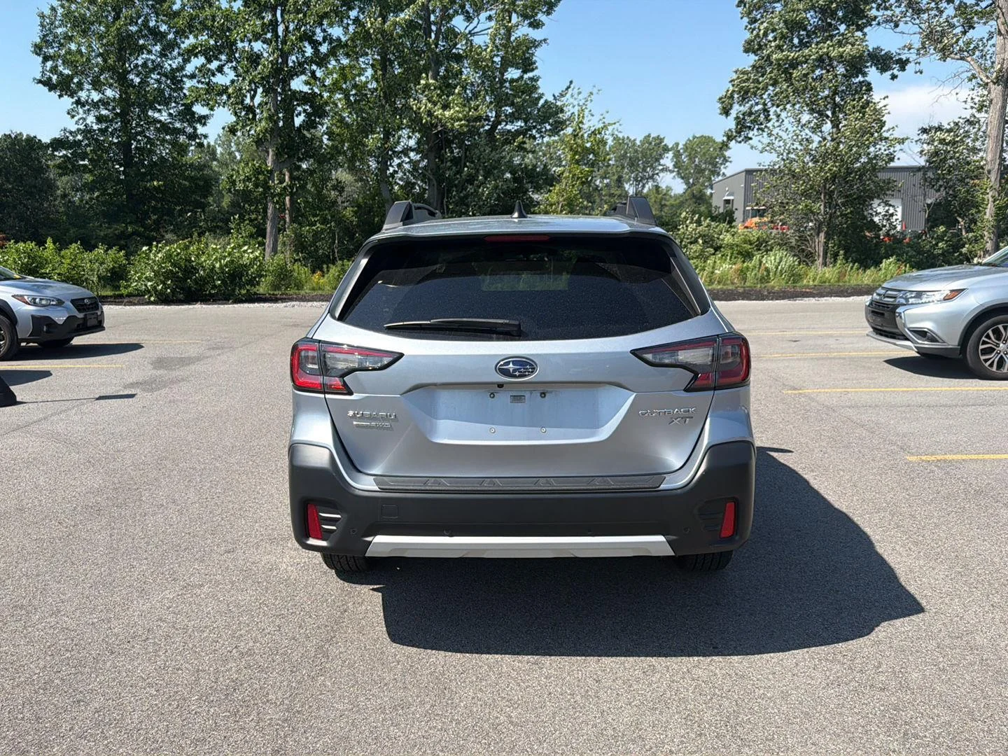 Used 2022 Ice Silver Metallic Subaru Limited XT image 6