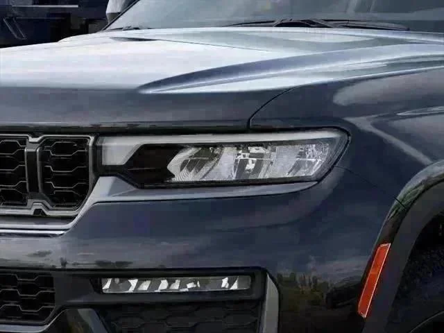 New 2027 High-Gloss Black Paint Jeep Limited image 18