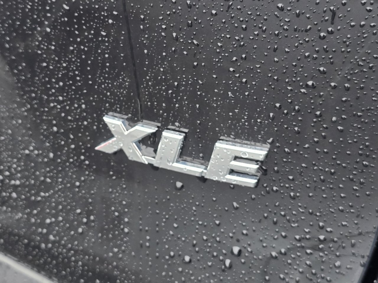 2025 Toyota RAV4 XLE - Photo 17