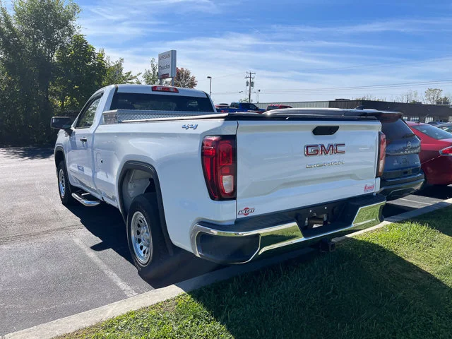 Used 2020 Summit White GMC  image 2