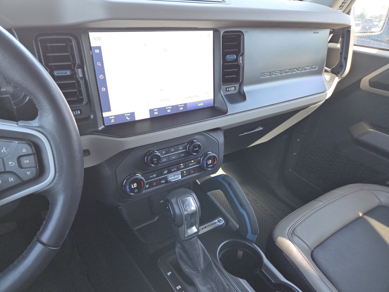 Used 2023  Ford Base image 31