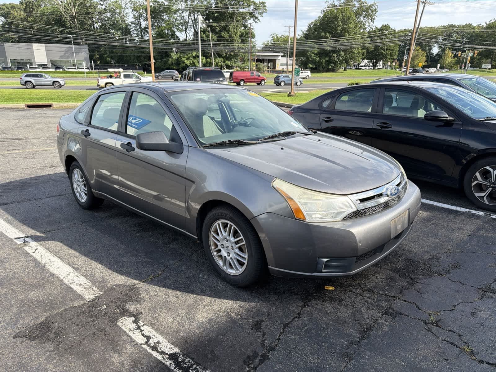 Used 2010  Ford SE image 6