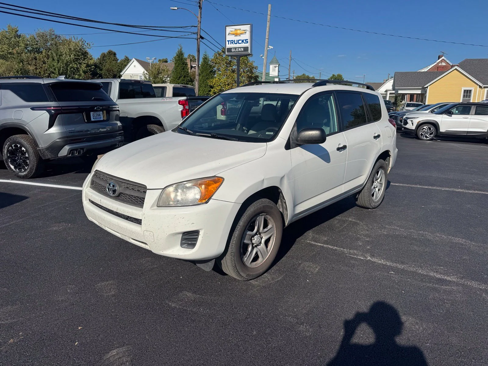 Used 2011 White Toyota Base image 2