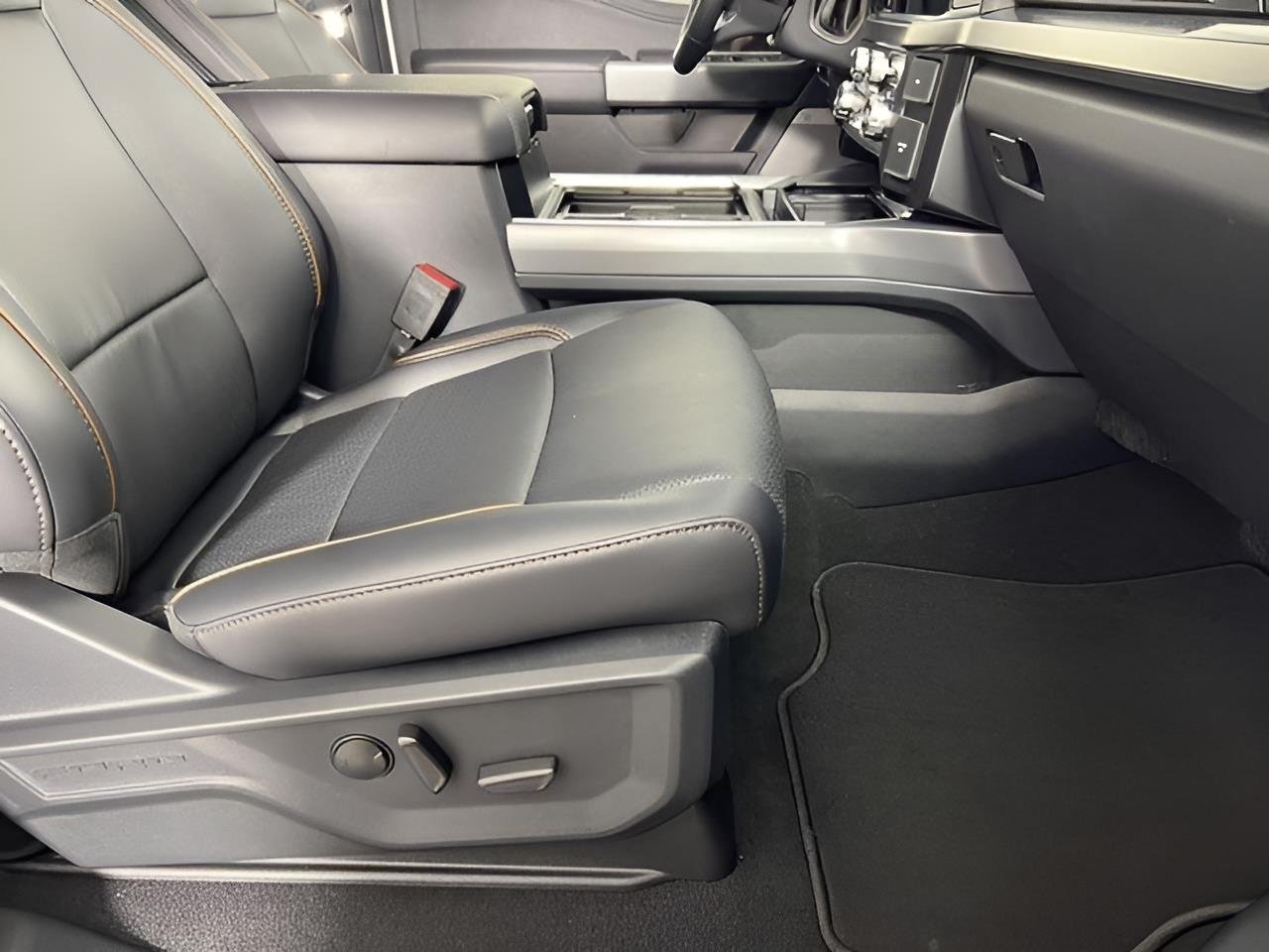 2025 Ford F-250 Super Duty Lariat - Photo 69