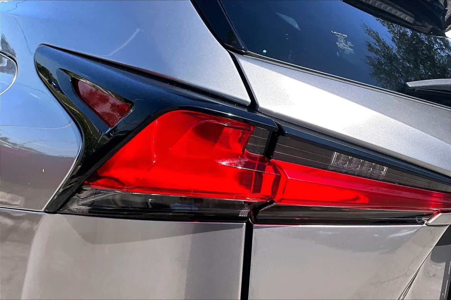 Used 2019 Atomic Silver Lexus  image 29