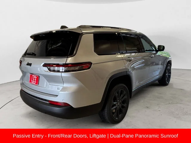 New 2026 Silver Jeep  image 5