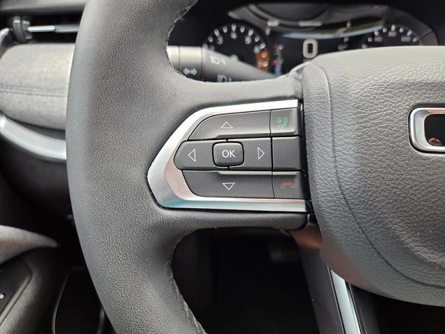 Certified Used 2025 White Jeep Latitude image 28