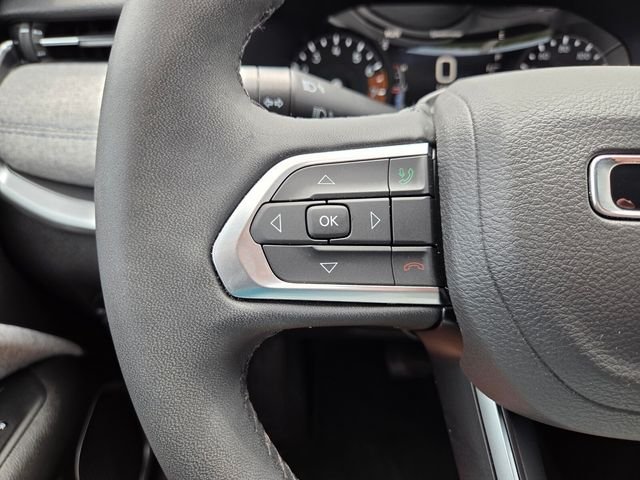 Certified Used 2025 White Jeep Latitude image 28