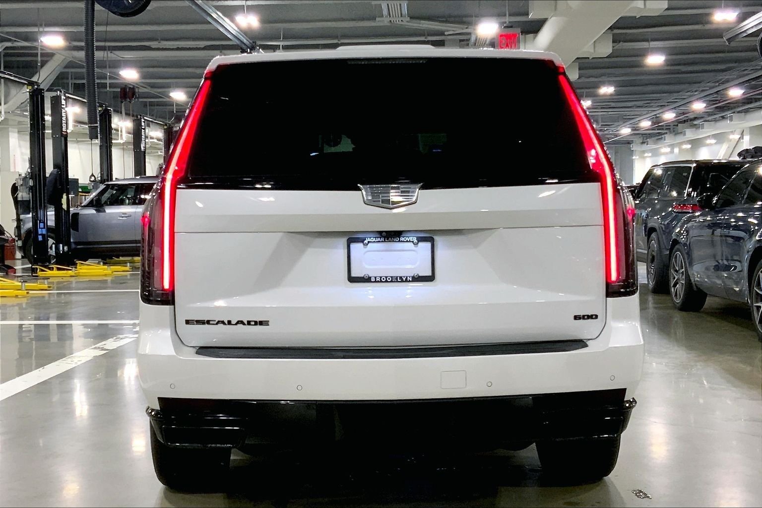 Used 2024 Crystal White Cadillac Sport Platinum image 4