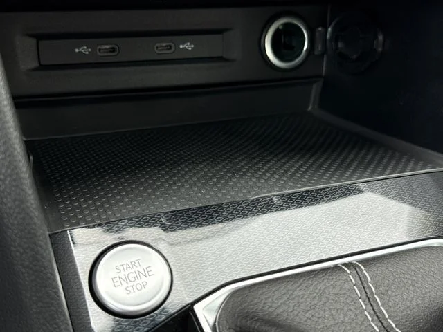 New 2026 Deep Black Pearl Volkswagen 1.5T S image 39