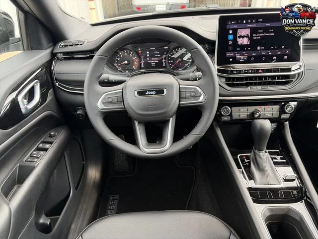 New 2026 White Jeep Latitude image 13