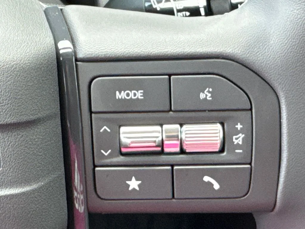 New 2027 Snow White Pearl Kia LX image 25