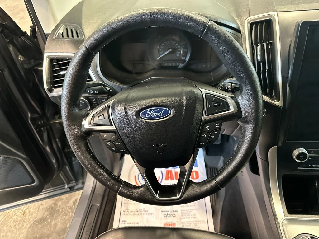 Used 2024 Gray Ford SEL image 27