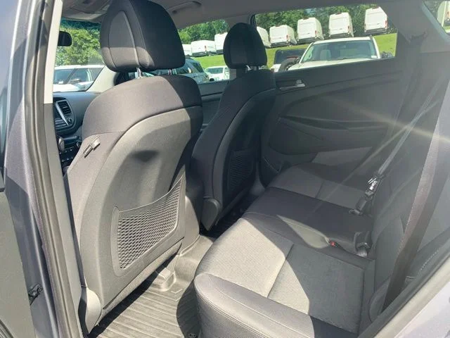 Used 2017 Gray Hyundai SE image 18