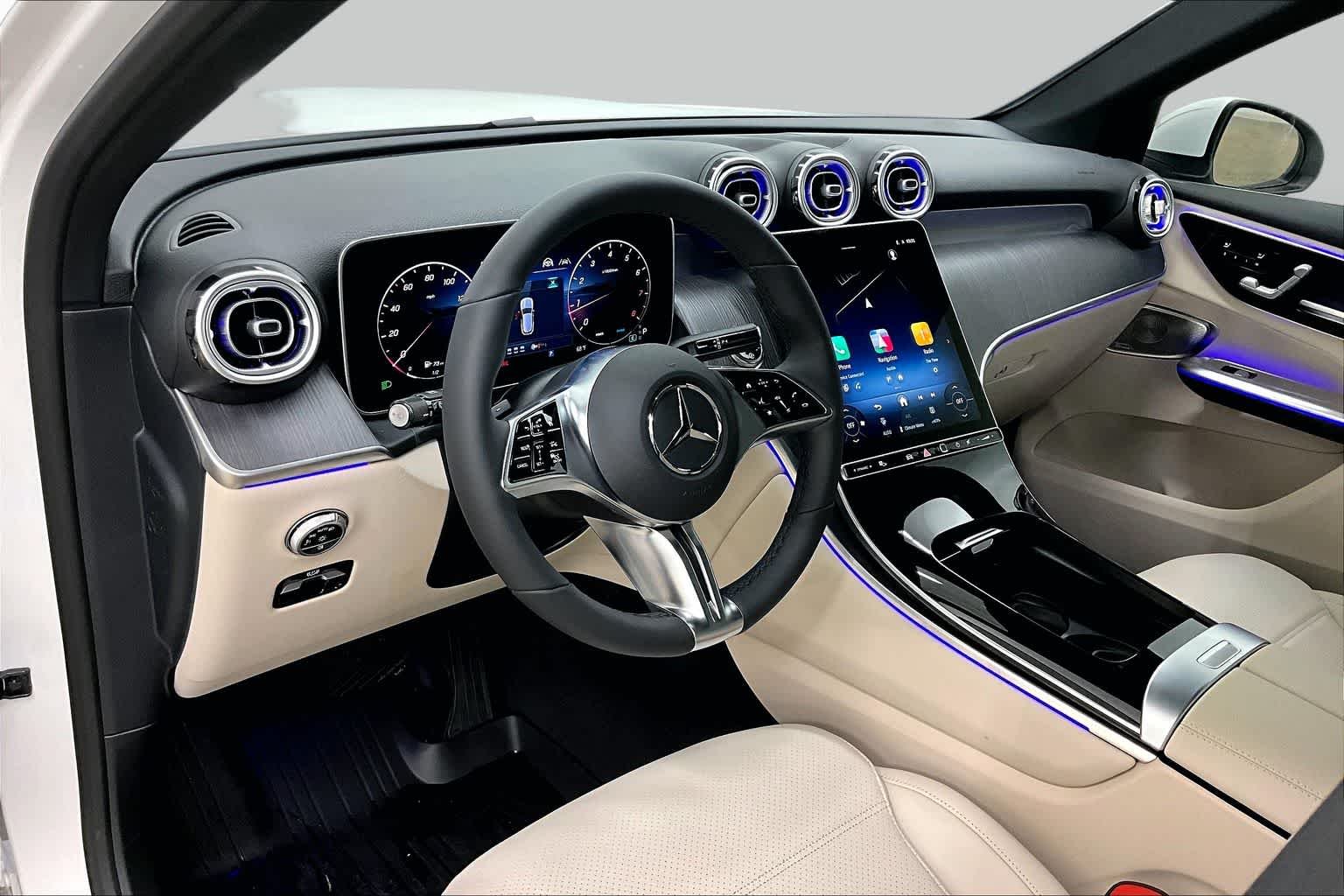 New 2026 Polar White Mercedes-Benz GLC 300 image 8