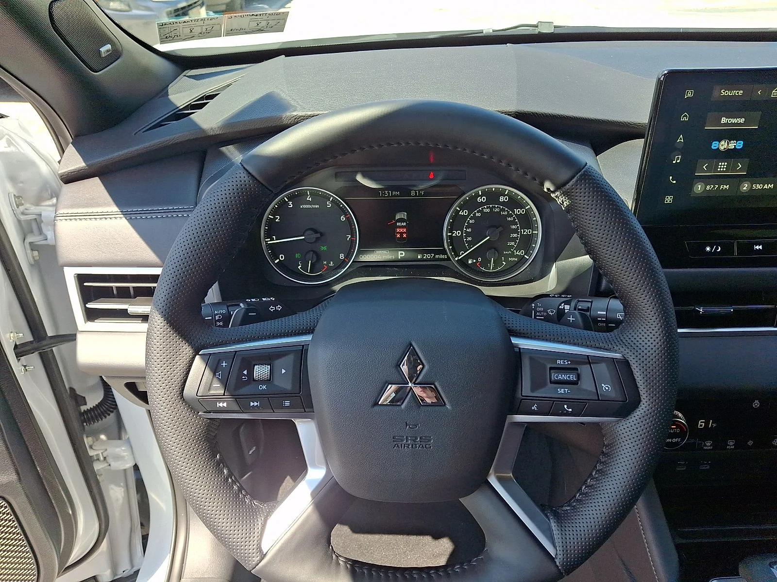 New 2026 White Mitsubishi LE image 17
