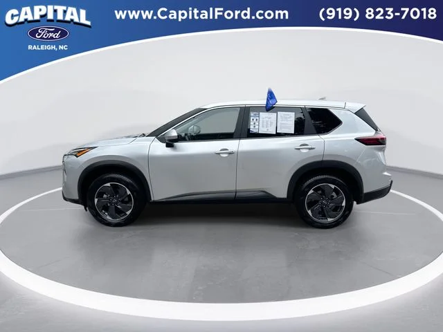 Used 2025 Silver Nissan SV image 5