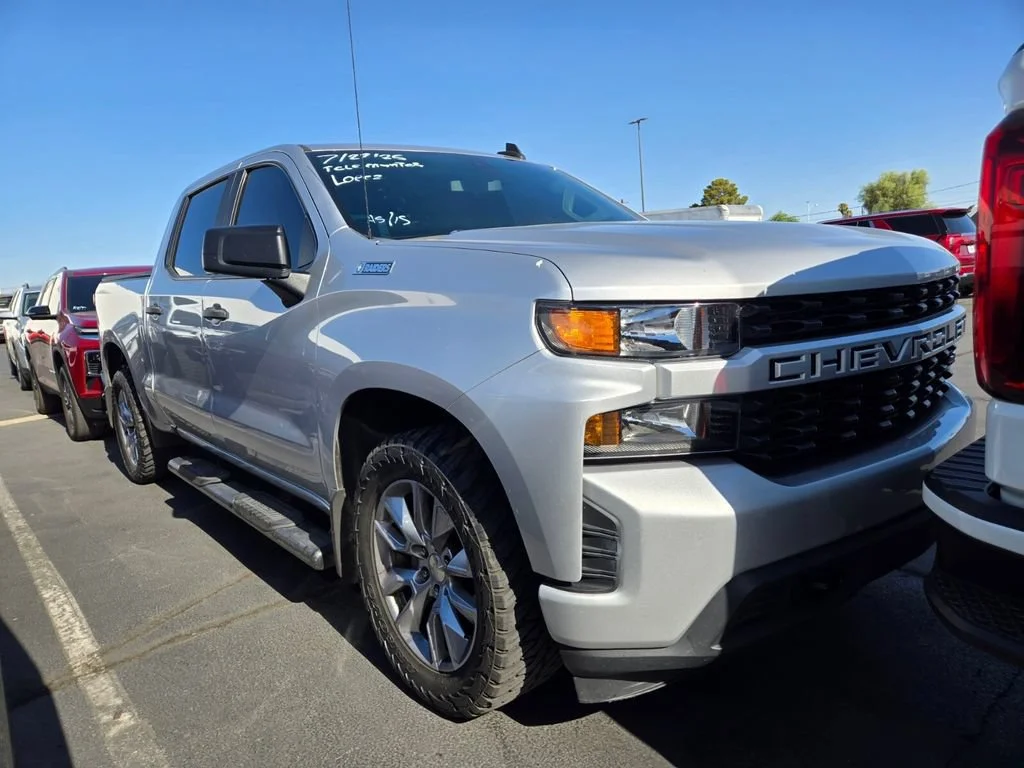 Used 2022 SILVER ICE METALLIC Chevrolet Custom image 1
