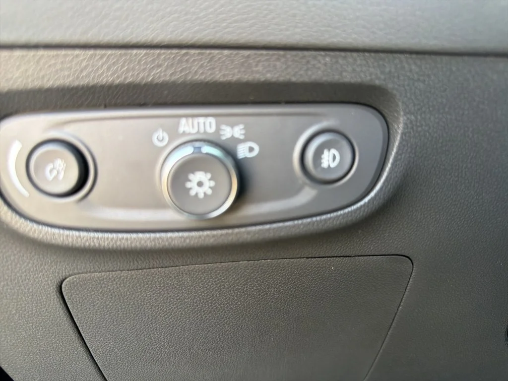 Used 2023 Sapphire Buick Essence image 24