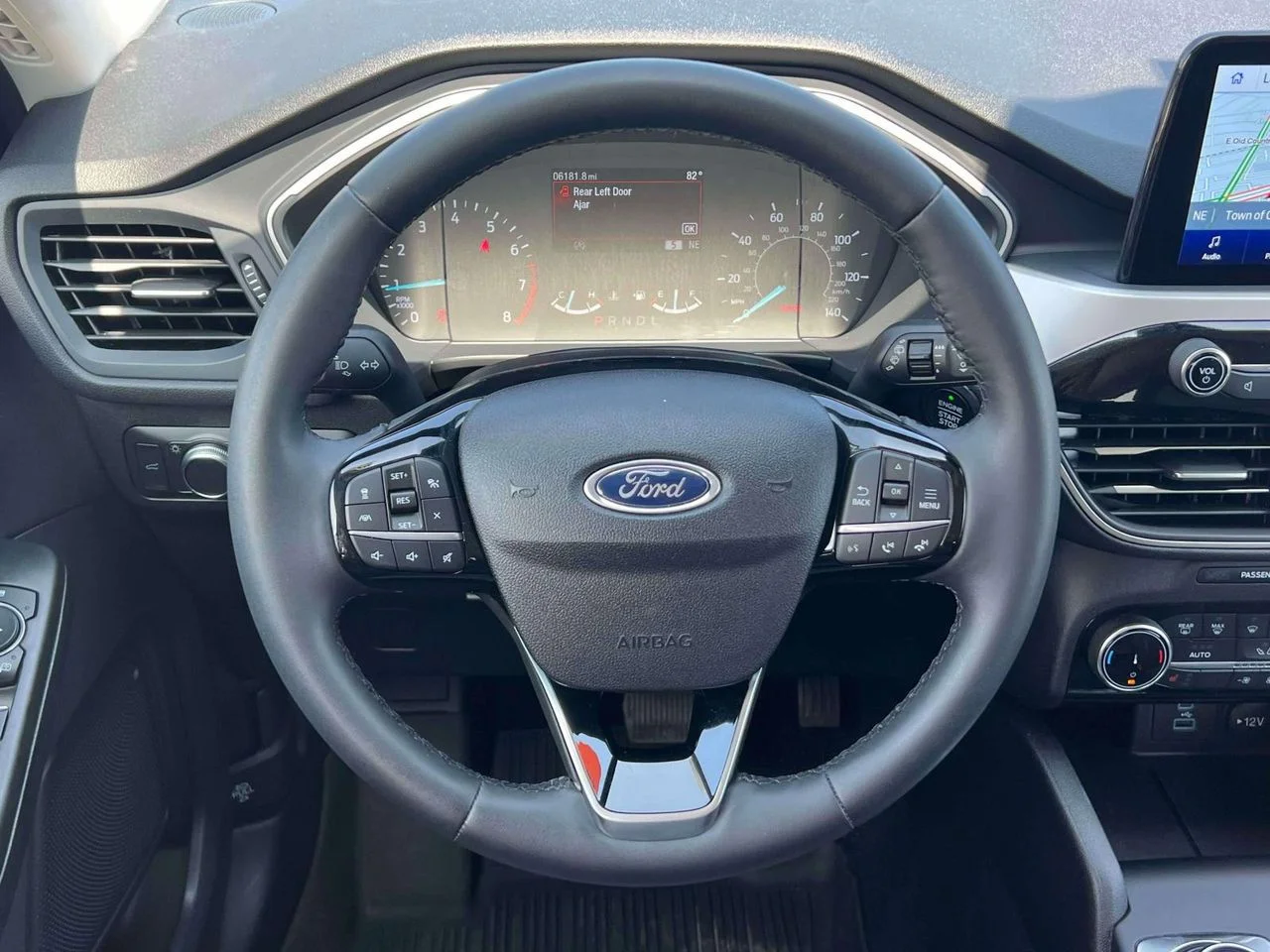Used 2022 AGATE BLACK METALLIC Ford SE image 16
