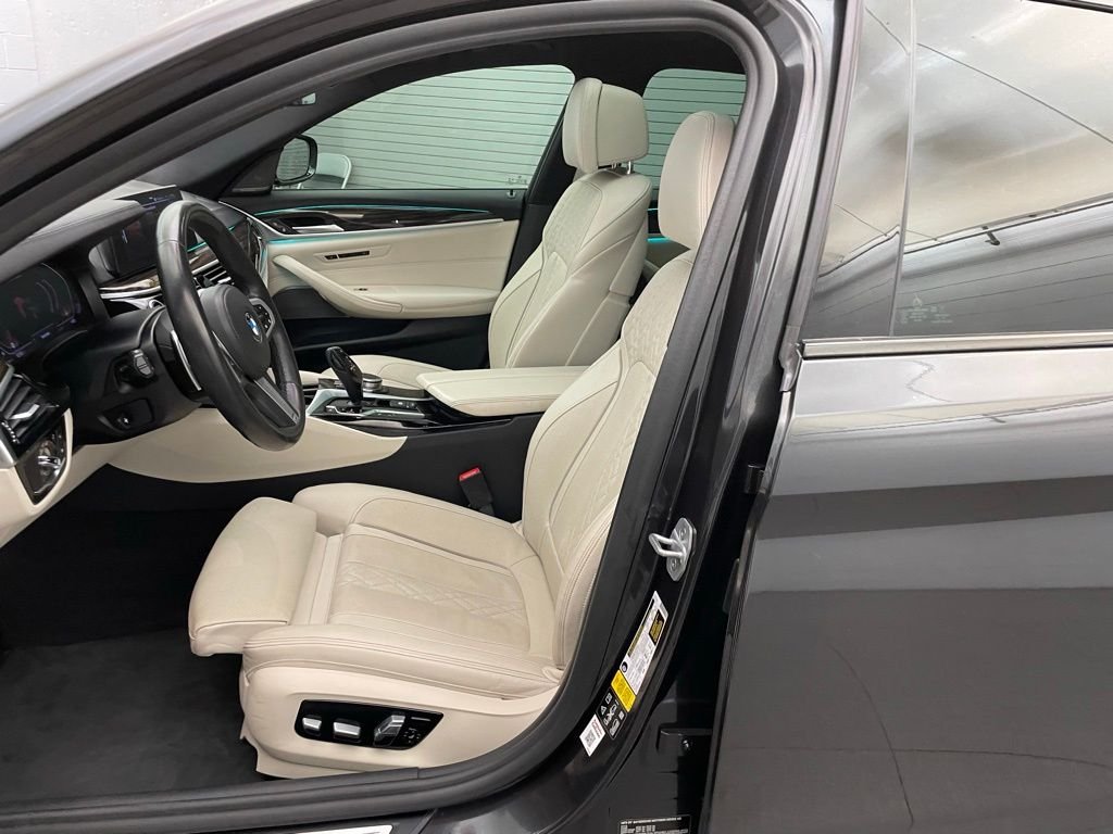 Used 2020 Gray BMW M550i xDrive image 22