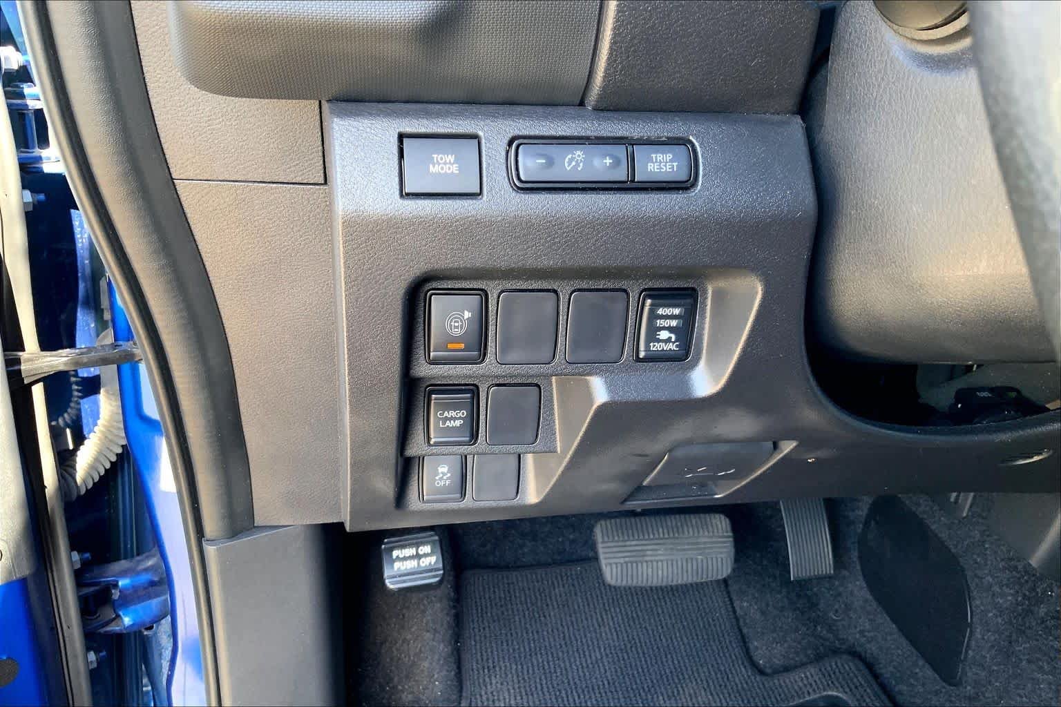Used 2024 BLUE Nissan SL image 32