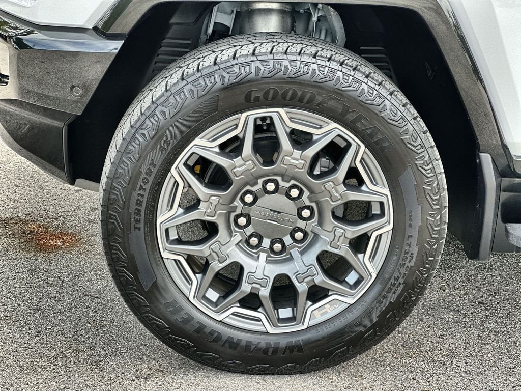 Used 2025 Interstellar White GMC 3X image 33