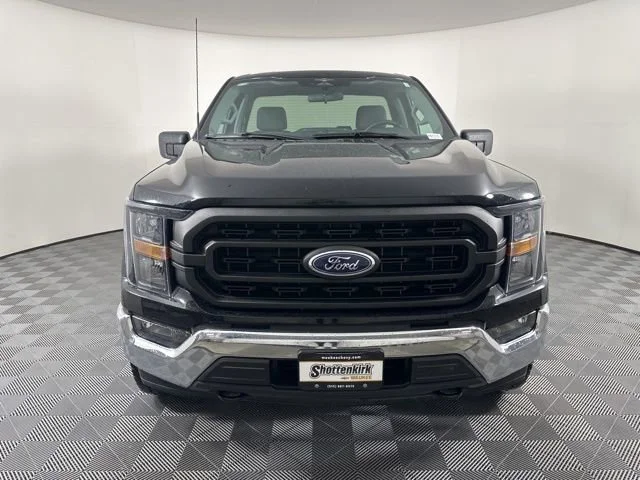Used 2023  Ford XL image 7