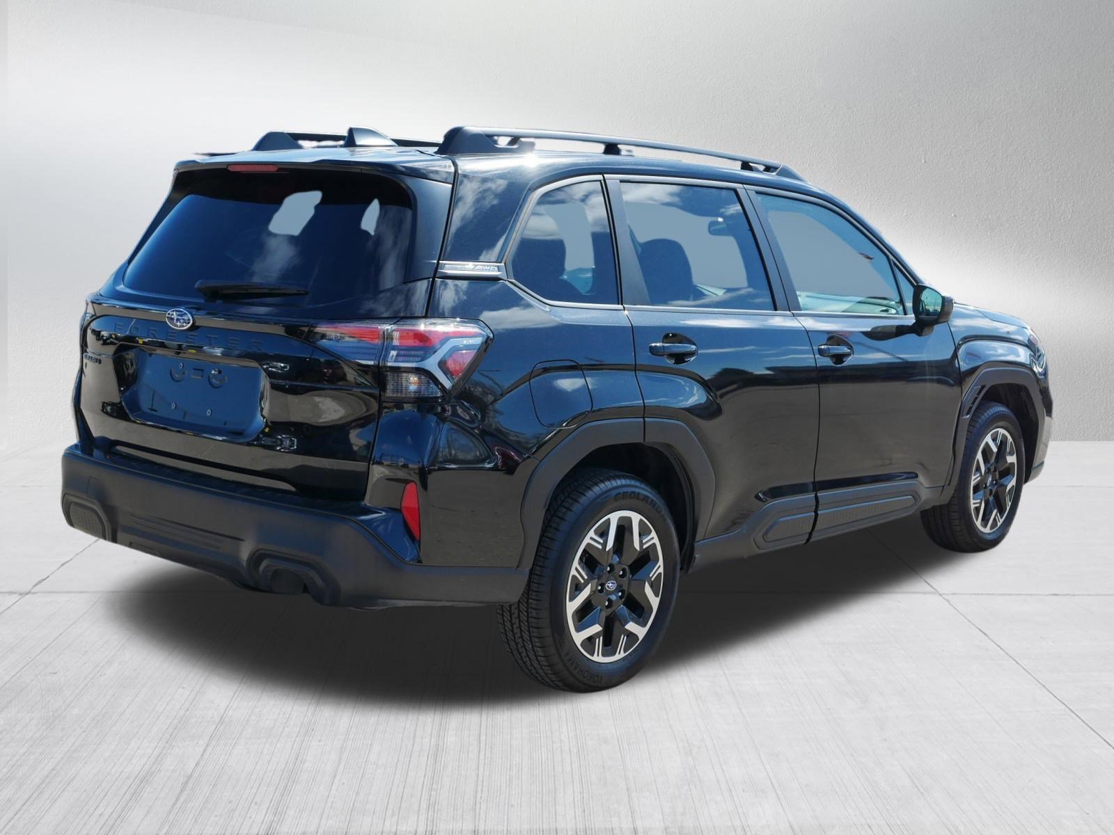 Used 2025 Crystal Black Silica Subaru Premium image 7
