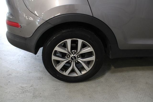 Used 2014 Silver Kia LX image 24