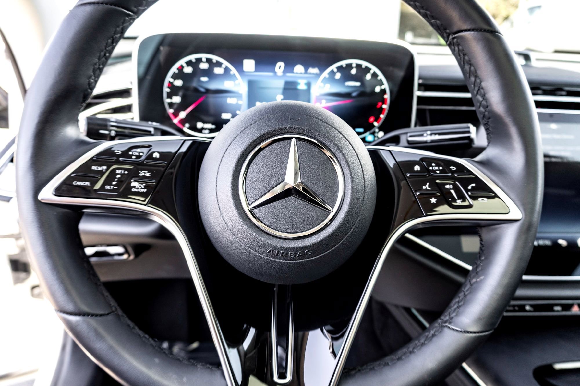 Certified Used 2025 Polar White Mercedes-Benz E 350 image 17