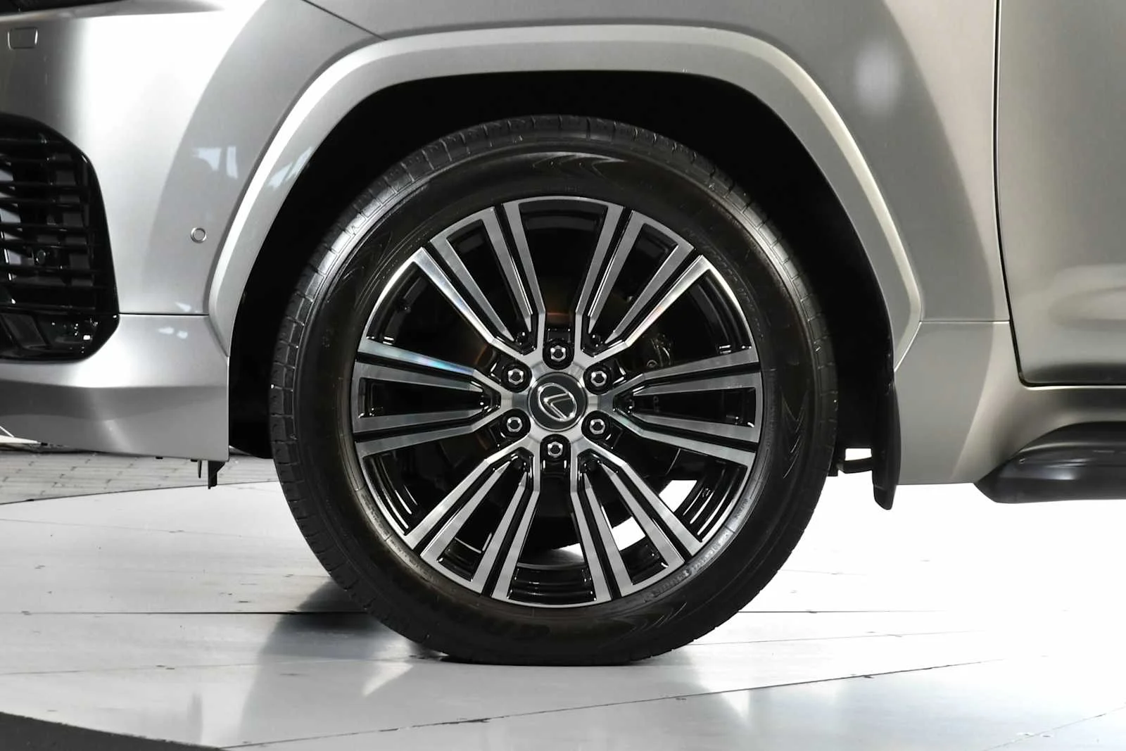 Used 2025 Atomic Silver Lexus Luxury image 10