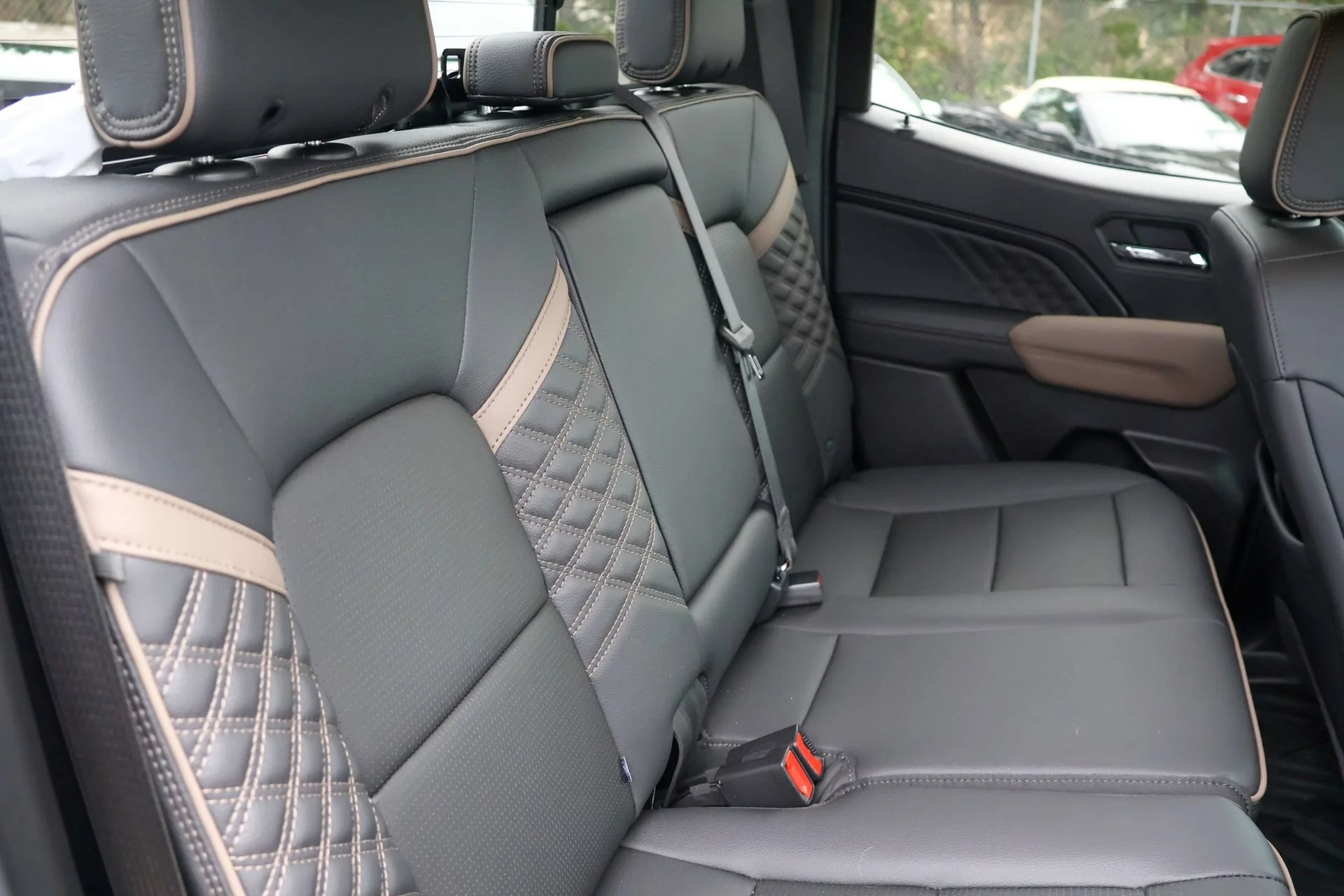 Used 2026 Summit White GMC Denali image 31