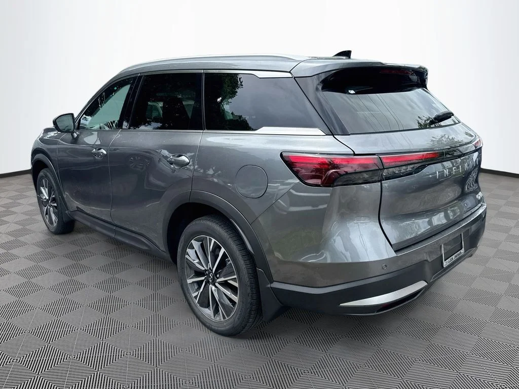 New 2027 GRAPHITE SHADOW INFINITI Luxe FWD image 7