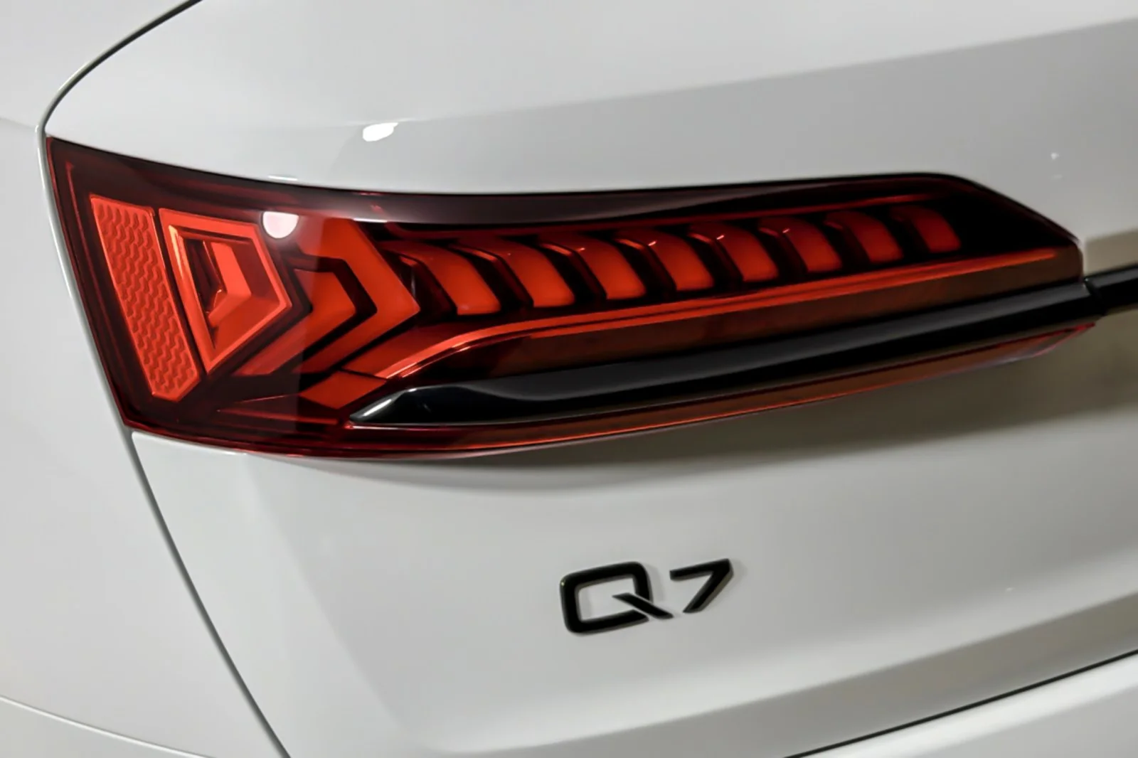 Used 2022 Carrara White Audi Premium Plus 55 TFSI quattro image 25