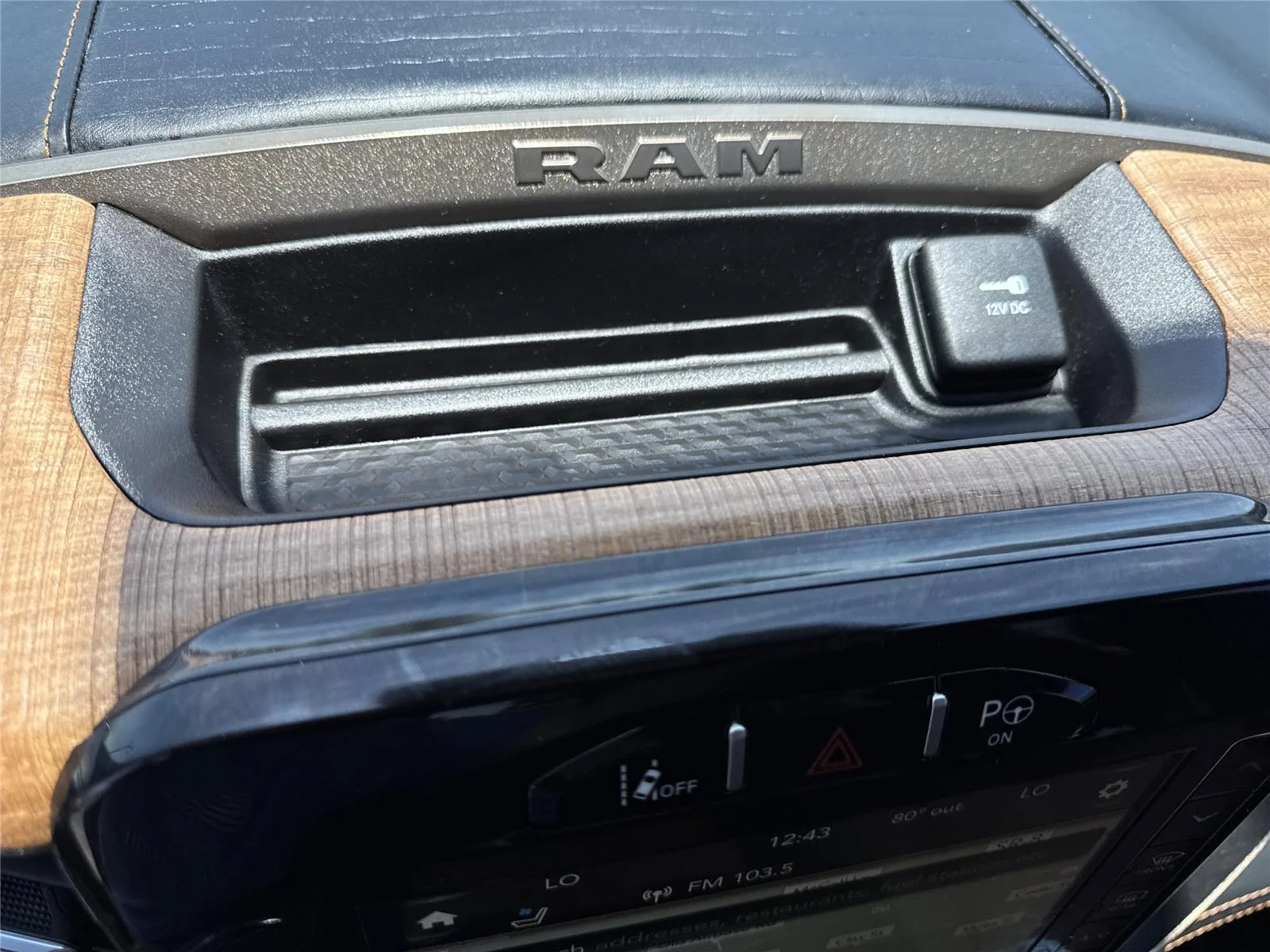 Used 2019 Diamond Black Crystal Pearlcoat Ram Longhorn image 24