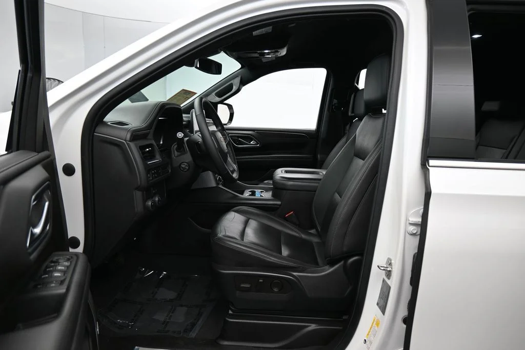 Used 2022 Iridescent Pearl Tricoat Chevrolet LT image 11